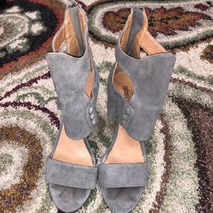 Rosegold grey suede wedge